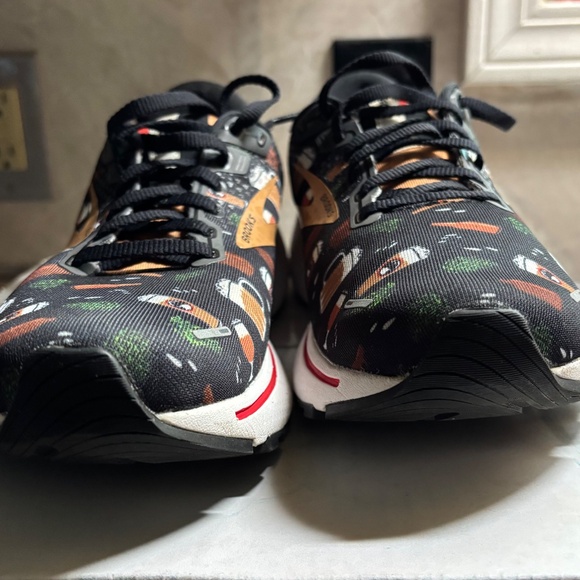 Brooks Women's Run Hoppy Ghost 7.5 medium - Picture 3 of 11